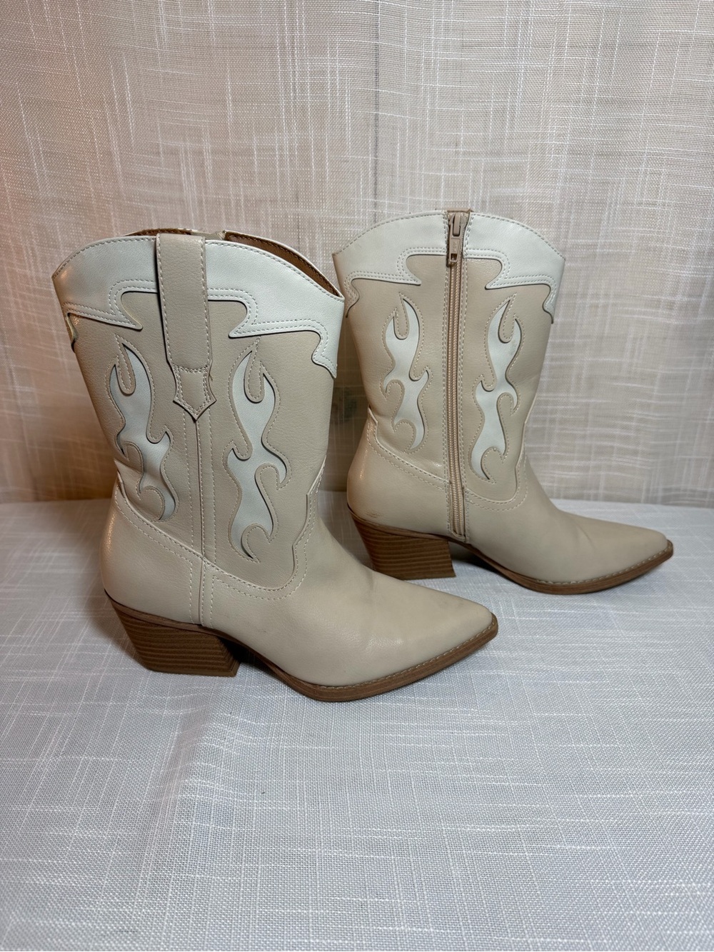 Universal Thread Cream Western Cowboy Boots Size 7